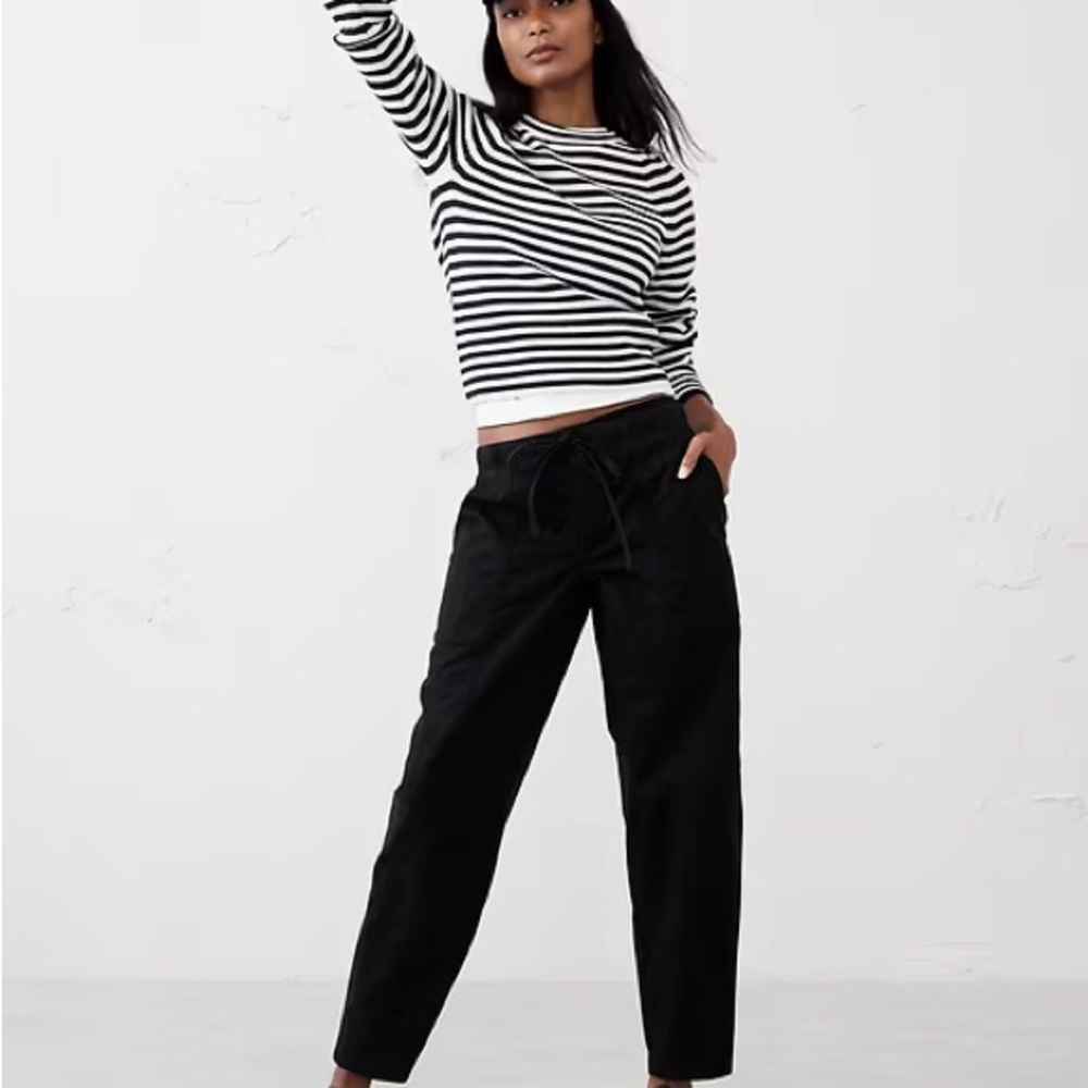 NWT Banana Republic Tapered Chino